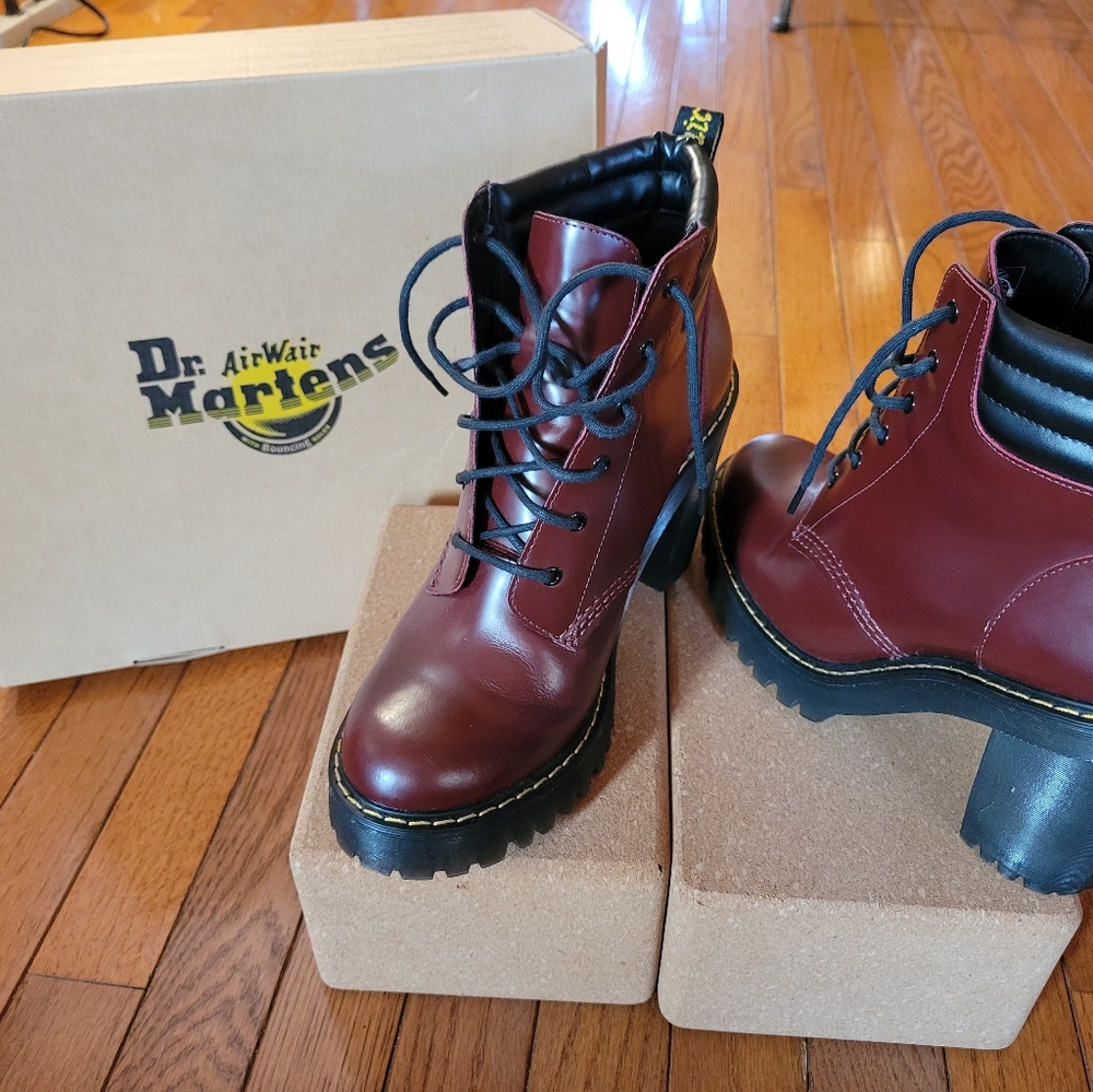 Dr. Martens Persephone Size 9 Burgundy